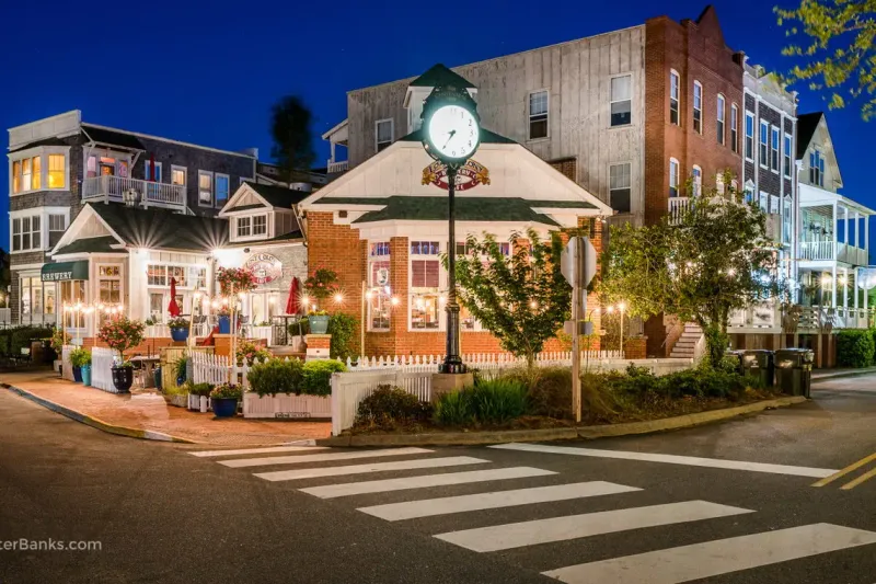 Stroll Downtown Streets Like a Local