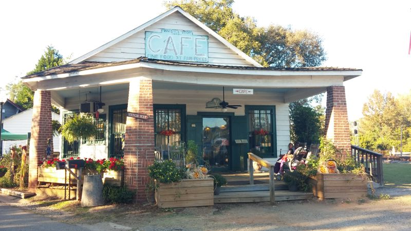 Whistle Stop Café (Juliette)
