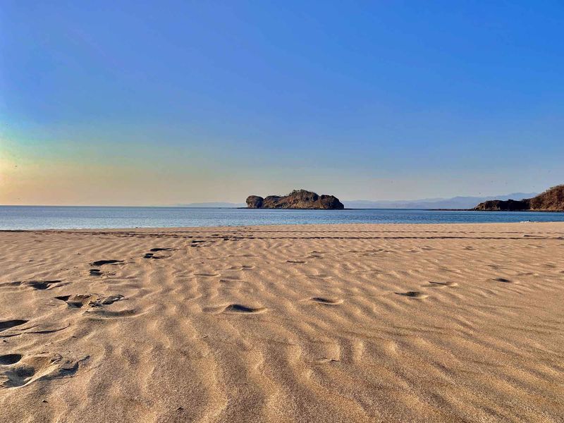 Playa Rajada (La Cruz, Salinas Bay)