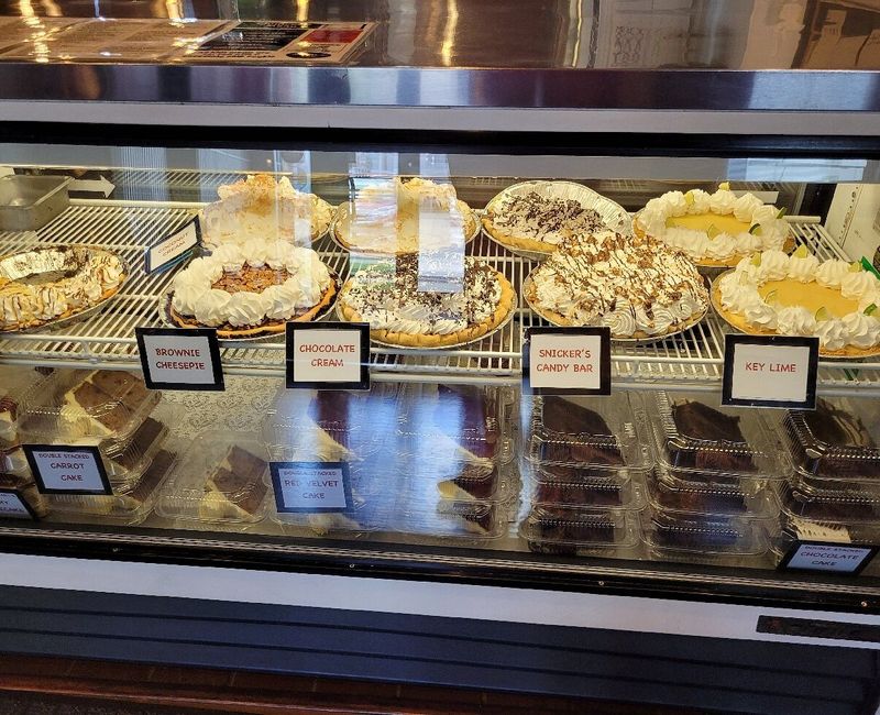 Urban Farmhouse Eatery & Pie Co. - Highland