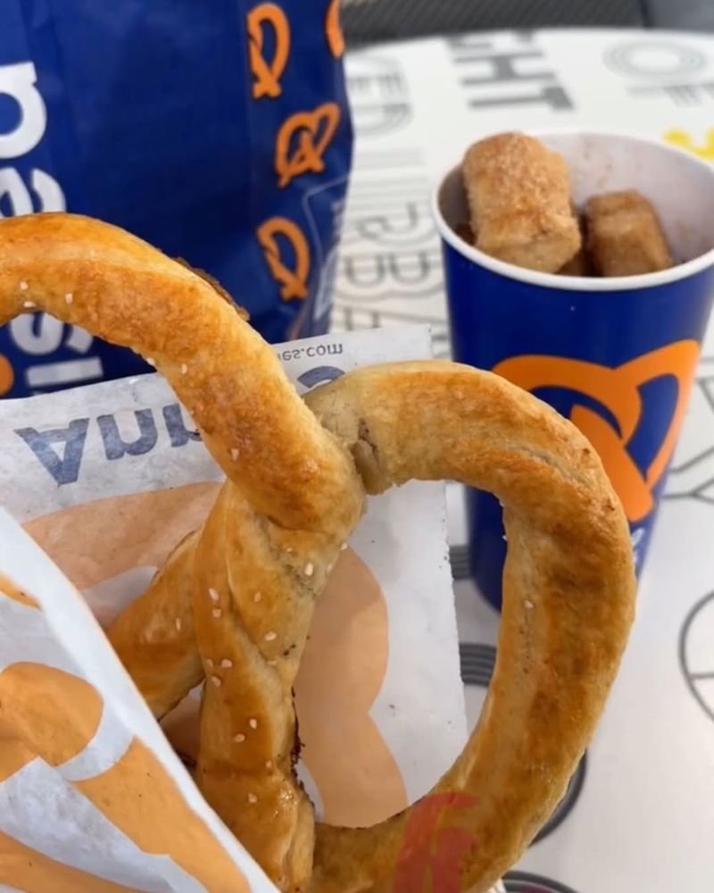 Auntie Anne's — Buford
