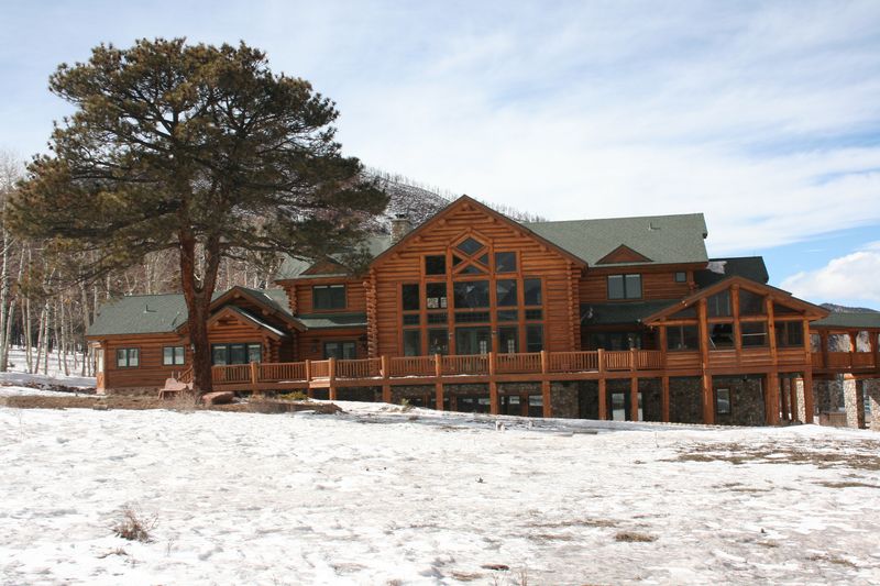 Raspberry Mountain Wilderness Lodge