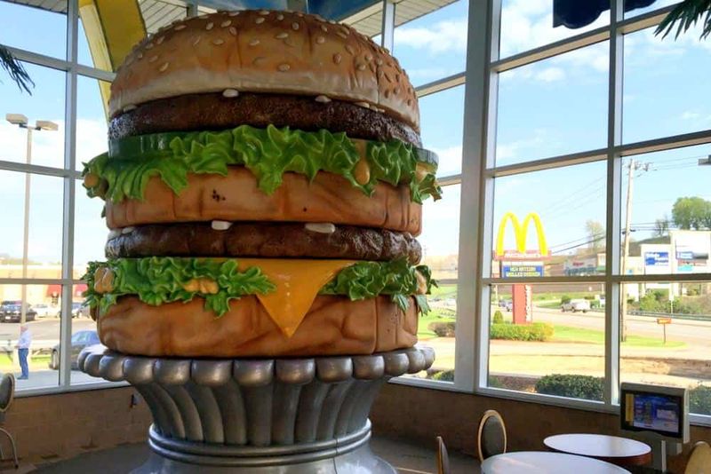 Giant Big Mac Statue (North Huntingdon, Pennsylvania)