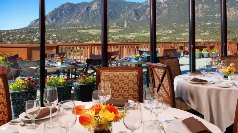 Mountain View Restaurant – Cheyenne Mountain Resort