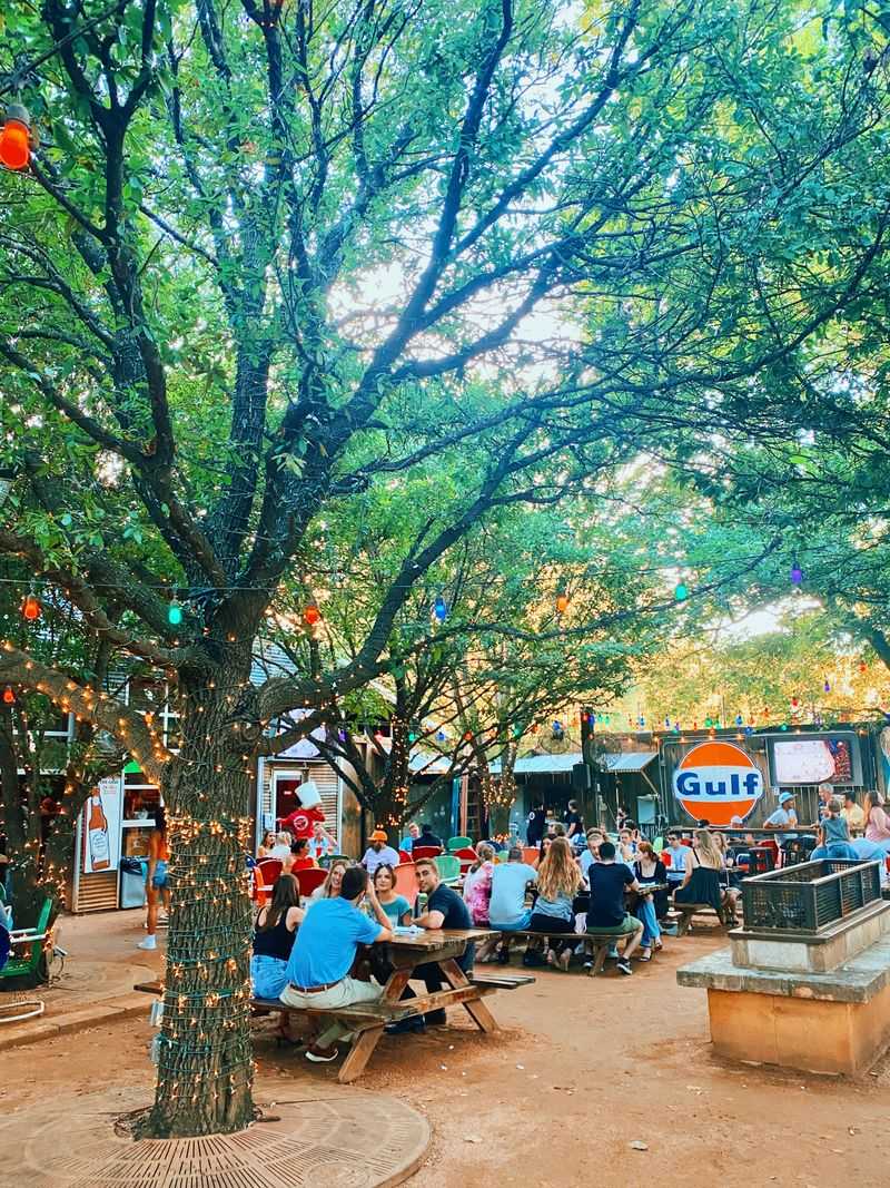 Katy Trail Ice House (Uptown) — Giant Beer Garden, Laid-Back Vibes