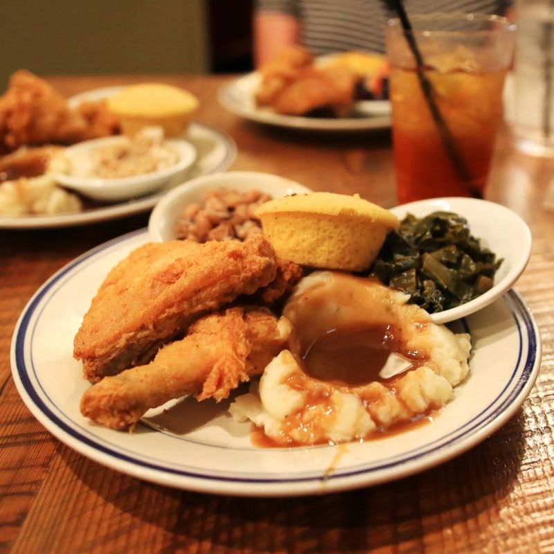 Mama's on Dauphin — Mobile's Fried Chicken Haven