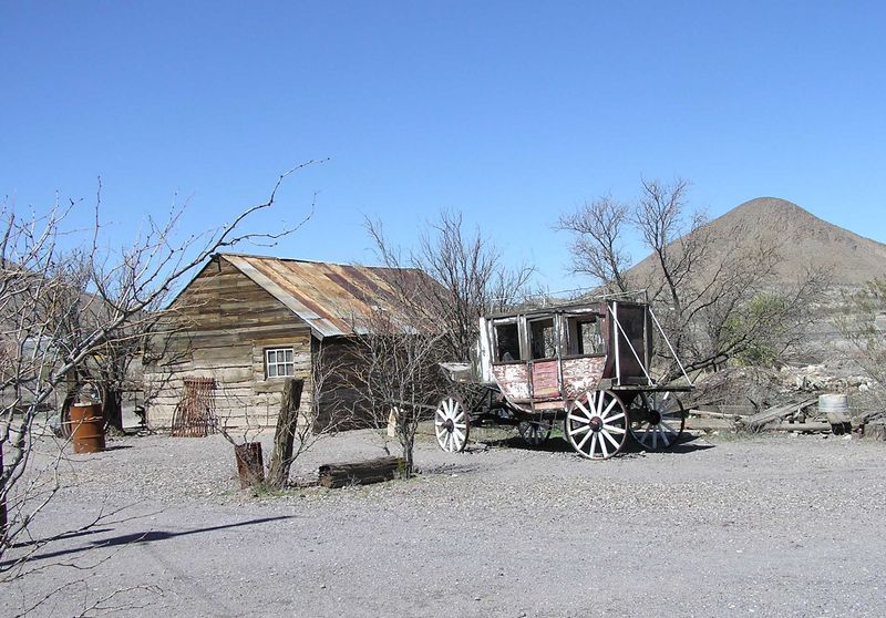 Steins – A Desert Town Saved by a Love Story
