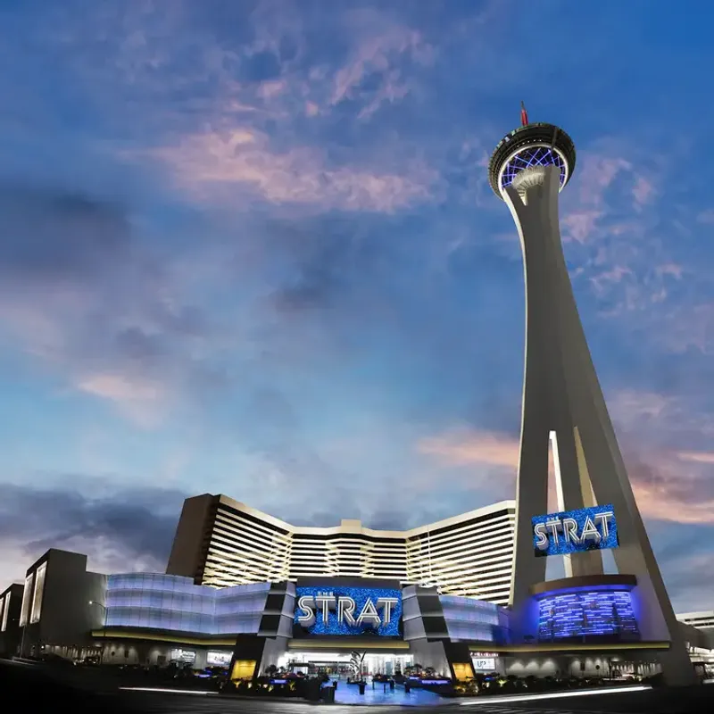 Dine in the sky at Top of the World (The STRAT)