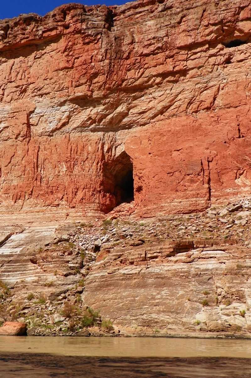 Clues in Stanton's Cave & Driftwood