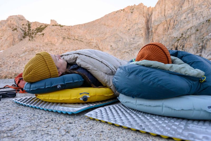 Insulated Sleeping Pad (R-value ≈ 4–5 for shoulder seasons)