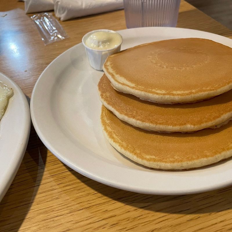 Red Rooster Pancake House – Pigeon Forge