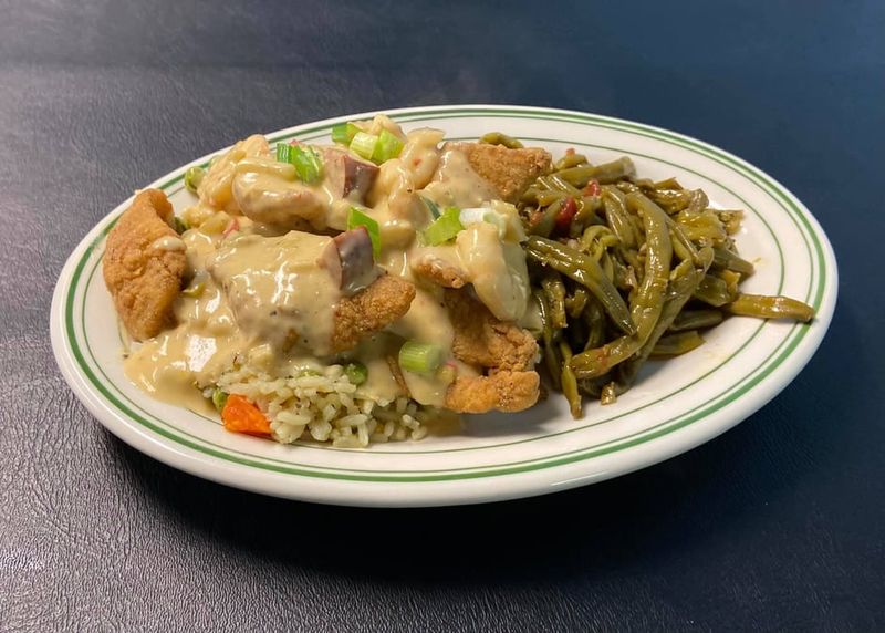 Off the Hook Seafood & Cajun Grille — Pascagoula