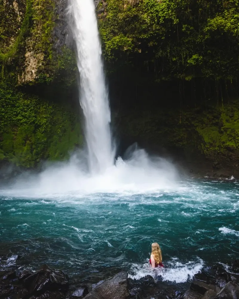 Descend to La Fortuna Waterfall