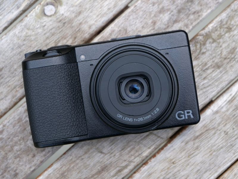 Ricoh GR III x