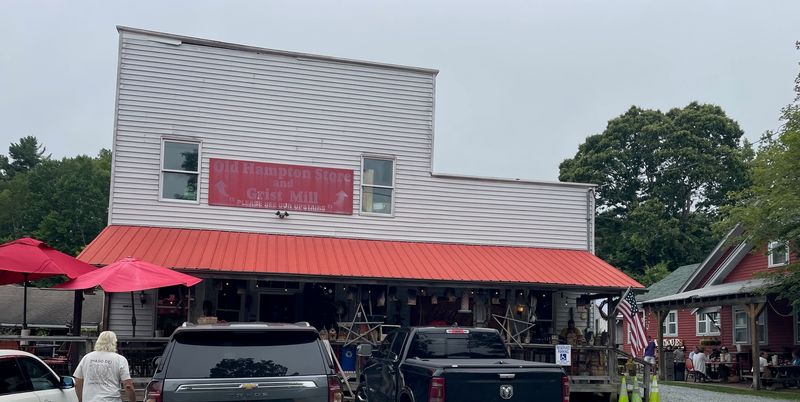 Old Hampton Store & Barbeque (Linville)