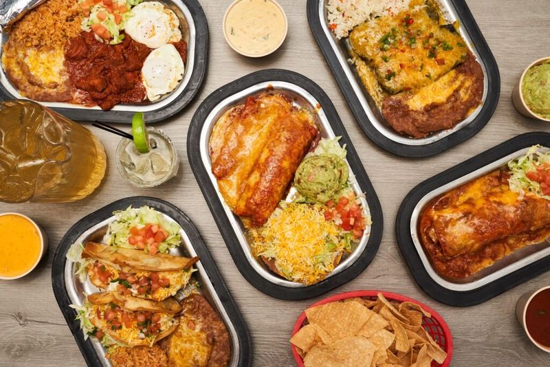 Ponak's Mexican Kitchen & Bar (Southwest Blvd.)