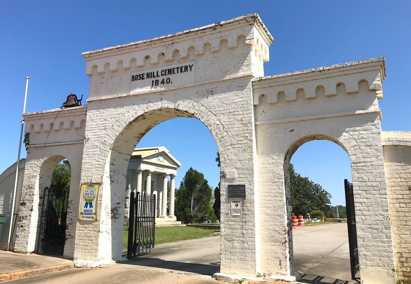 Explore Rose Hill Cemetery