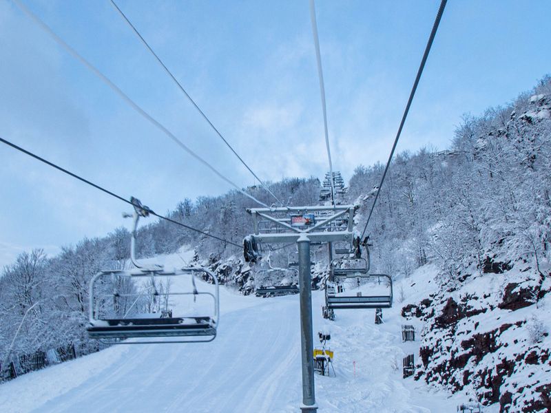 Hunter (Greene County) — Big Mountain, Tiny Town