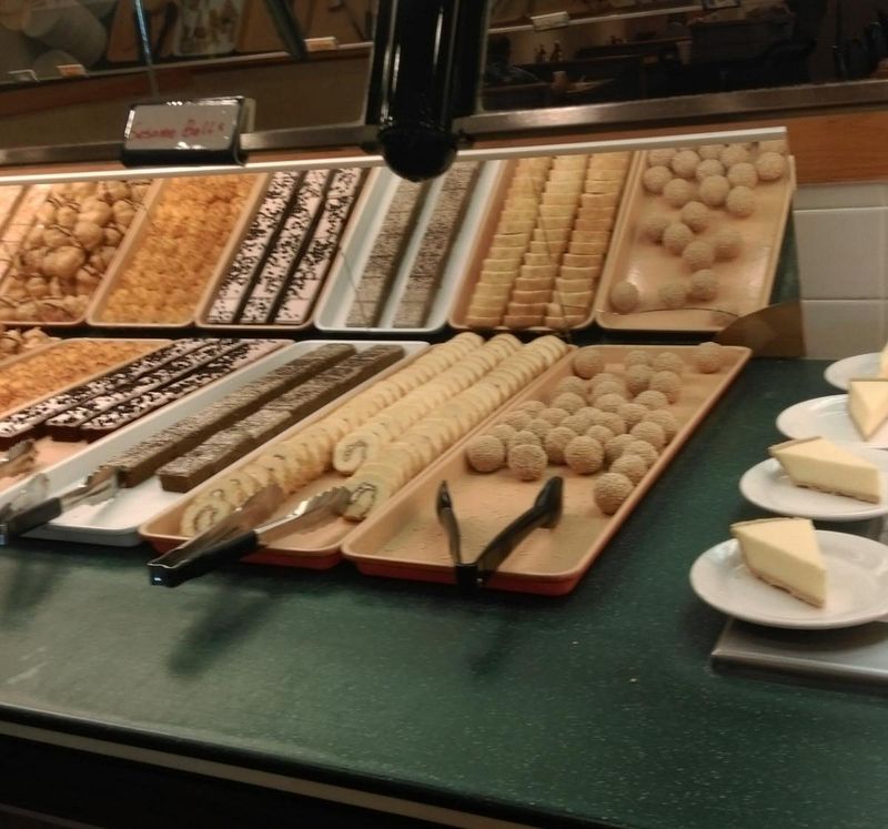 World Buffet & Grill (Lansing)