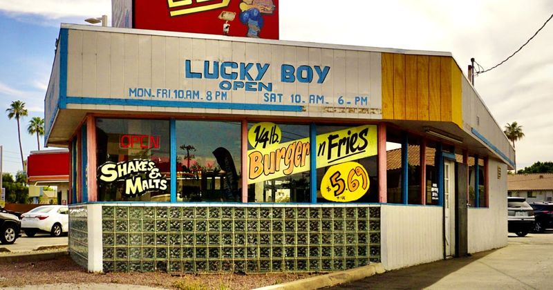 Lucky Boy Burger Shop