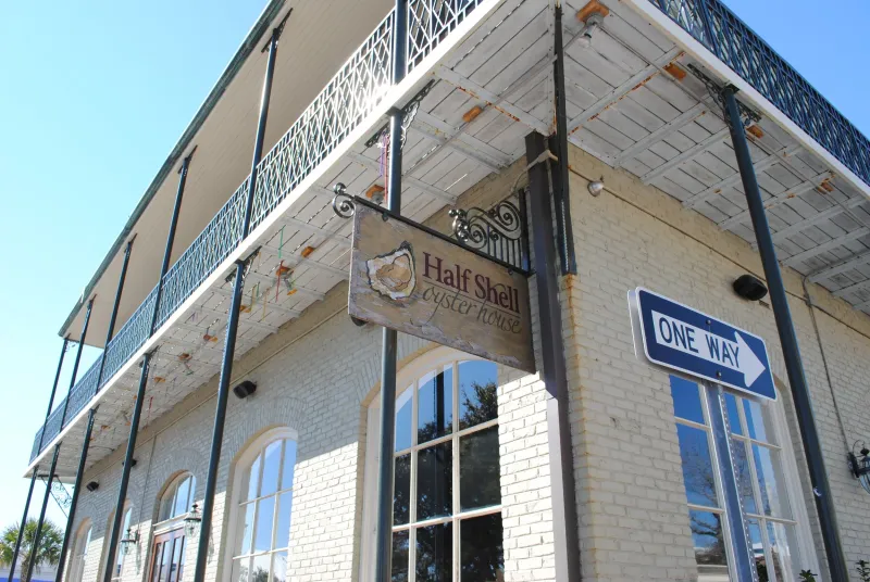 Half Shell Oyster House (Biloxi)