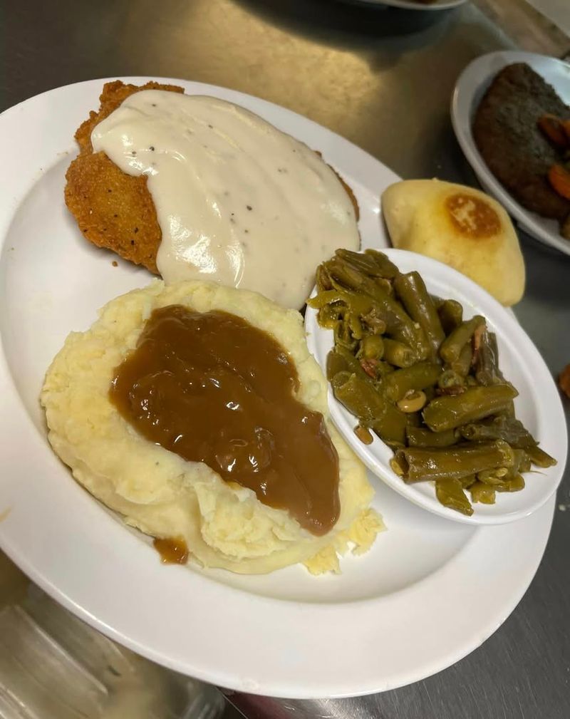 Rhodes Family Diner (Medina, TN)