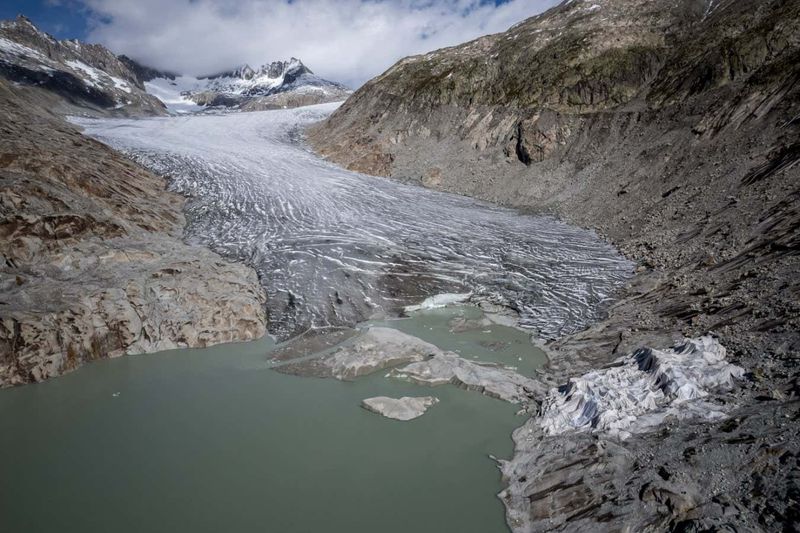 Surface Collapse: A Drop of 85 Meters