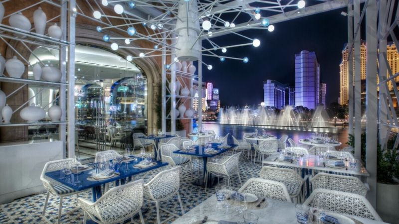 Lago by Julian Serrano