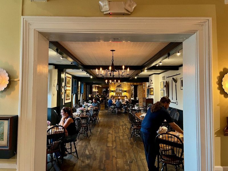 The Golden Lamb – Lebanon