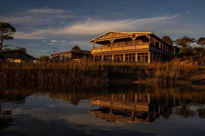 Bowen’s Island Restaurant