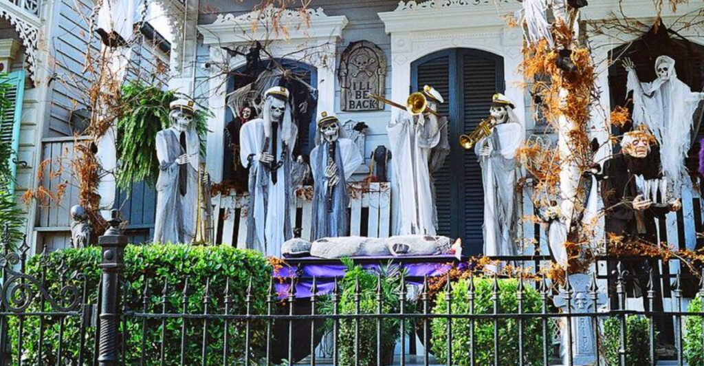 These 10 Haunted U.S. Cities Are the Ultimate Halloween Vacation Spots