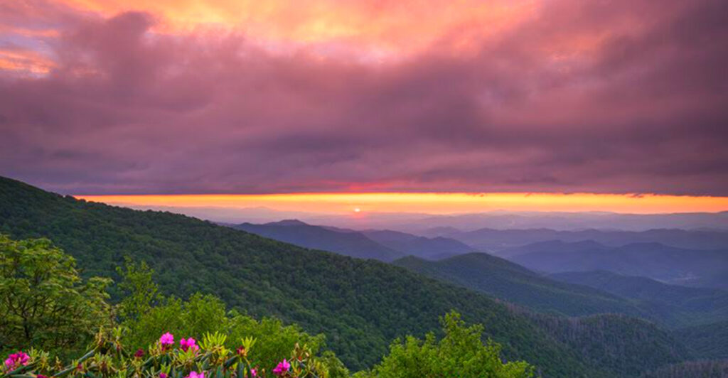 These 15 Blue Ridge Overlooks Are Perfect for an All-Day Picnic