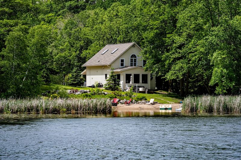 Lake Alexander's Secluded Charm