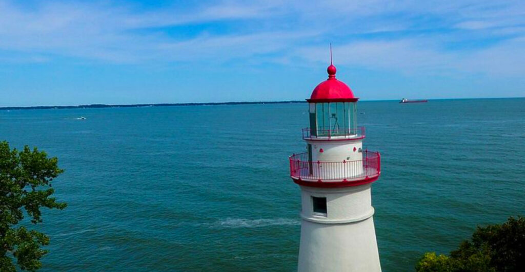 This Gorgeous Lakeside State Park In Ohio Is The Perfect Place To Escape From It All