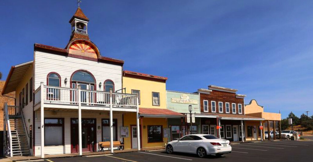 This Hidden Arizona Country Town Between Phoenix and Flagstaff Offers Year-Round Fun