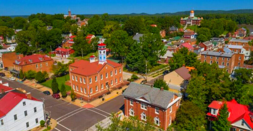 This Wine-Country Town Has Fewer Than 3,000 People – and Endless Charm