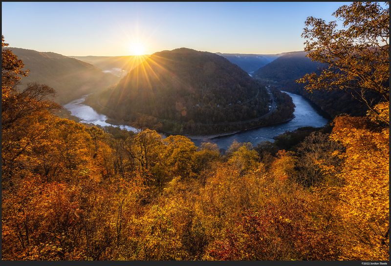 Catch sunrise (or a grand panorama) at Grandview Overlook