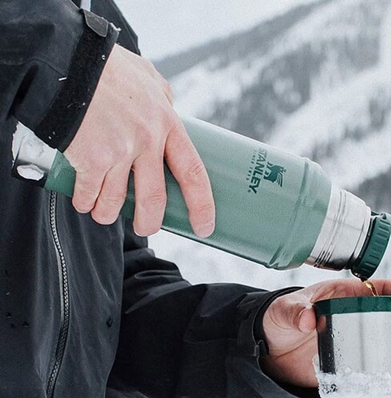Stanley Classic Legendary Bottle (1.1 qt / ~1.0 L) — Best all-around for cold weather