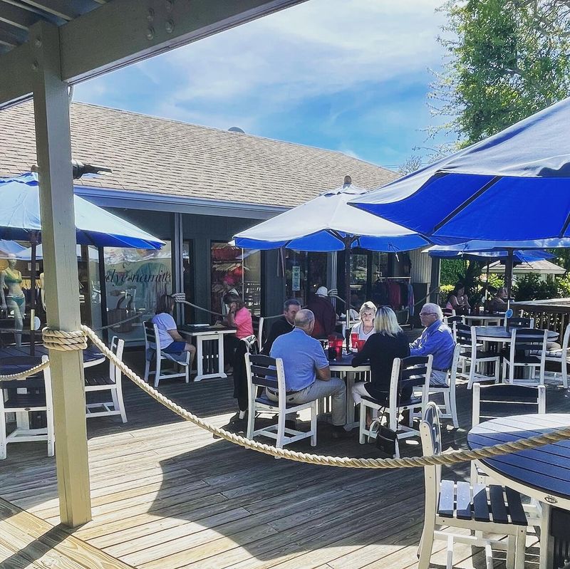 Blue Giraffe Island Bar & Grill
