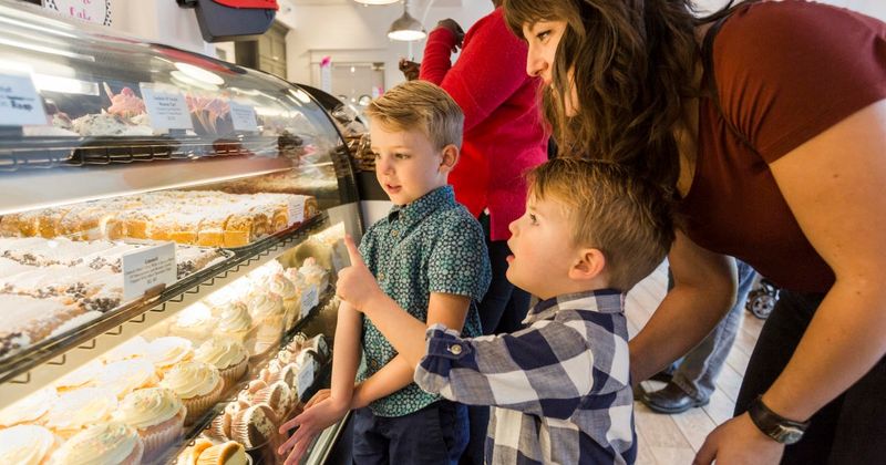 Simma's Bakery - Milwaukee