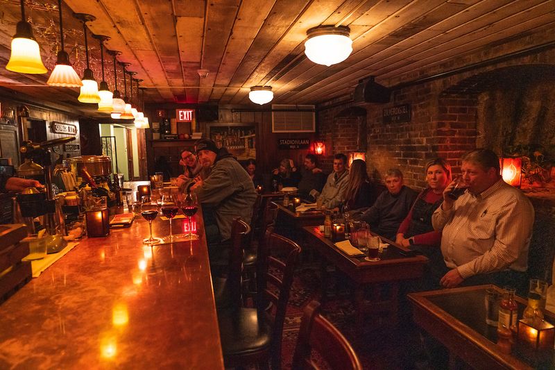 Hotel Oregon – Cellar Bar (McMinnville)