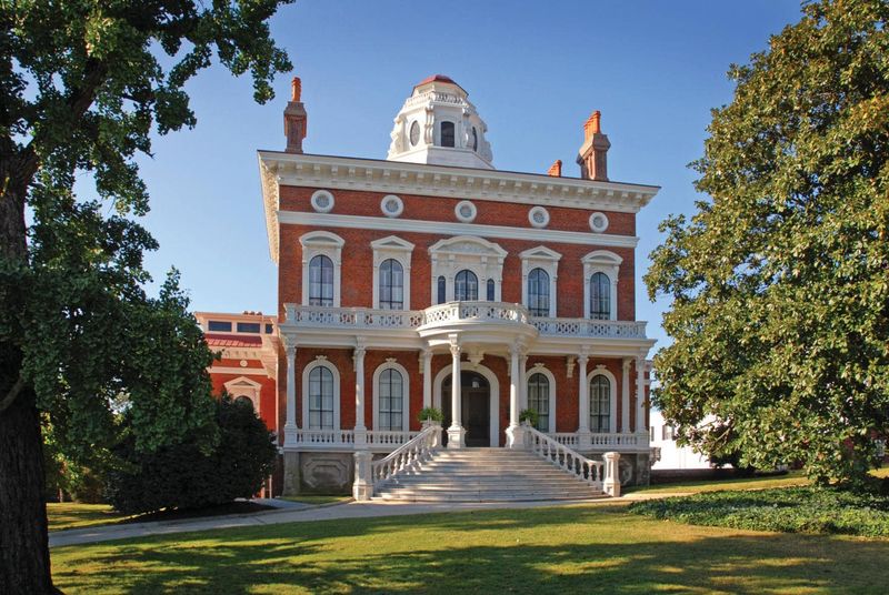 Haunts & History on the Hill with Hay House