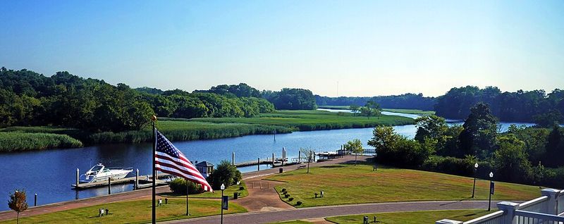 Outdoor Water Vibes & Scenic Drives