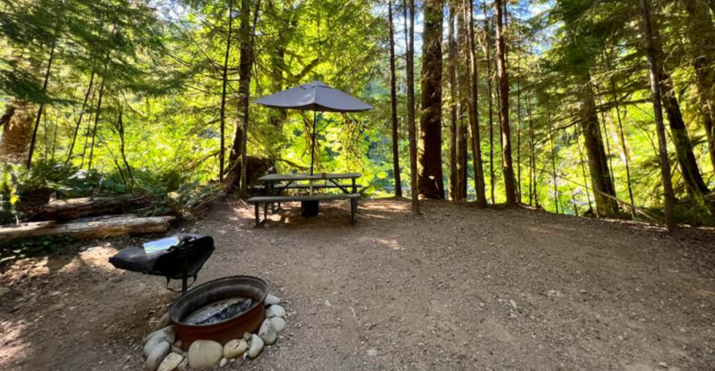 Washington’s Hidden Gem: Sunset Falls Offers a Peaceful Escape and Breathtaking Views