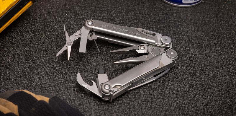 Multi-Tool with Winter-Specific Features