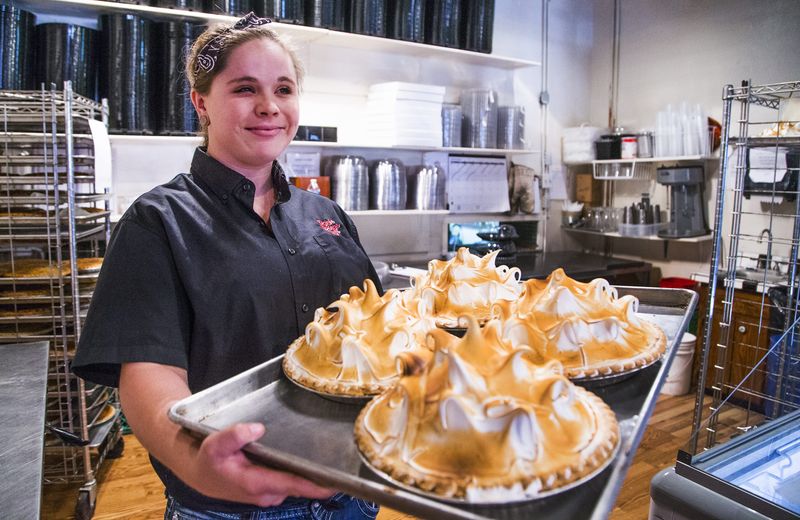 Rock Springs Café (Black Canyon City) – Century-old pie legend