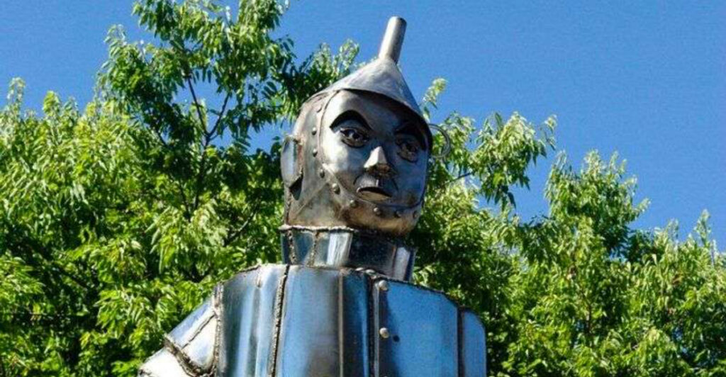 Whispers of Emerald Gardens: Discover the Hidden World of Oz Park – in 4 things about
