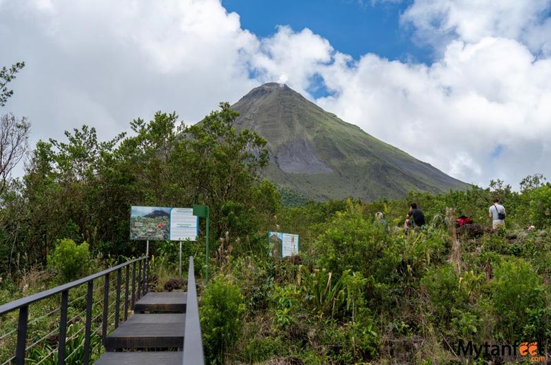 Hike Arenal Volcano National Park
