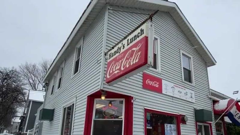 Handy’s Lunch (Burlington)