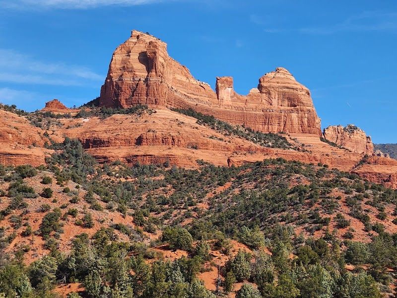 2. A Visual Feast With Iconic Landmarks